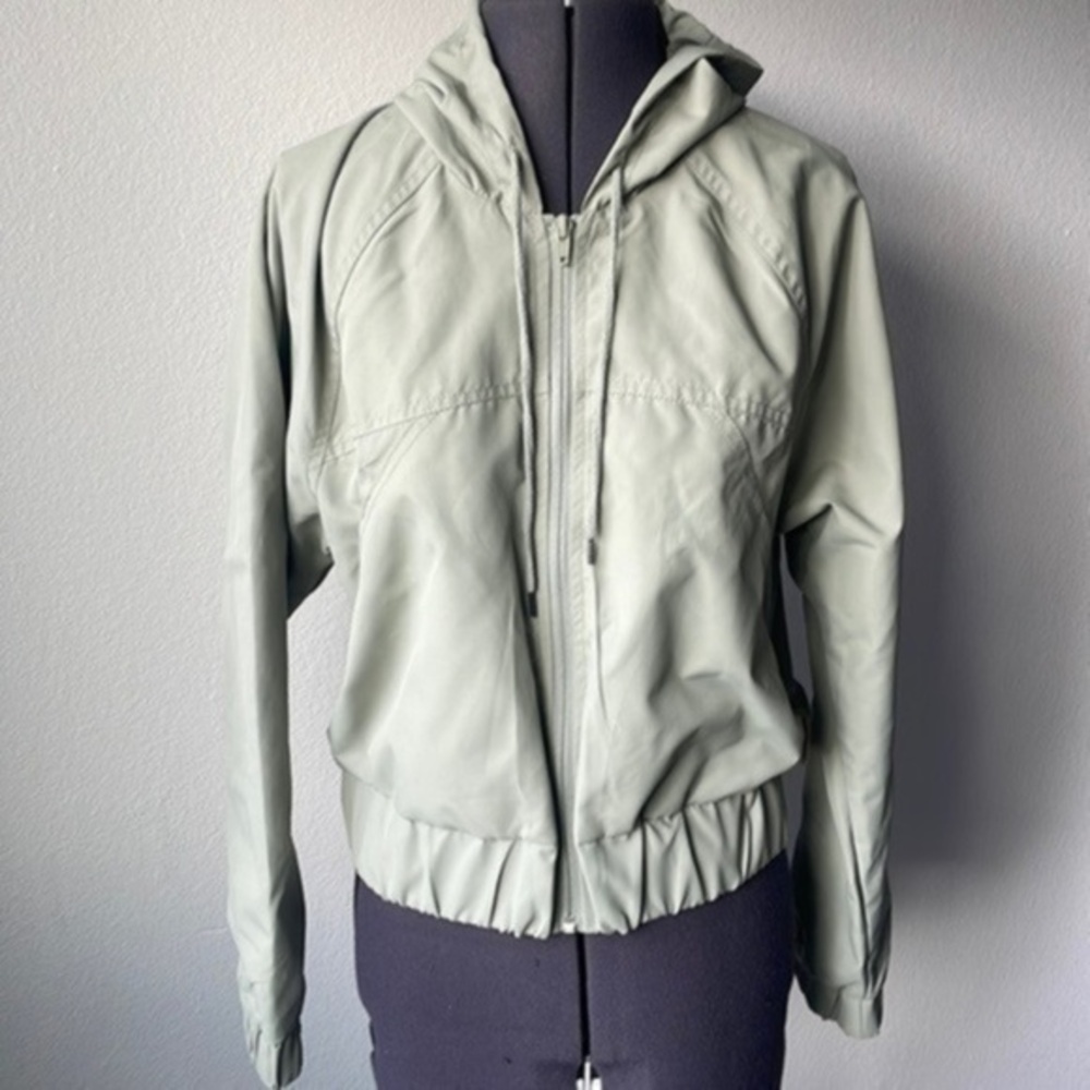 O'Neill Coat XS Tan and cropped and hooded